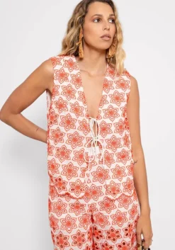 Bao Top Red Eyelet