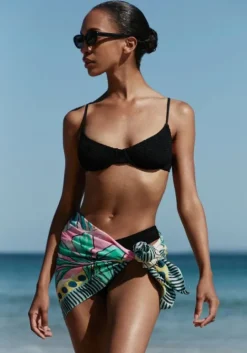 Kaia Sarong