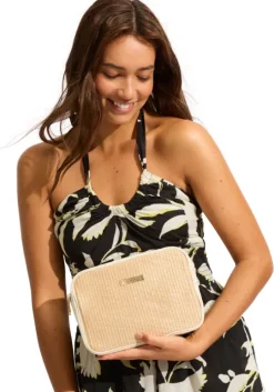 Raffia Pouch